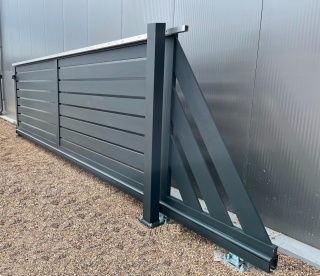 Ogrodzenie Horizontal - Aluminiowa Brama Przesuwna z Poziomymi Profilami