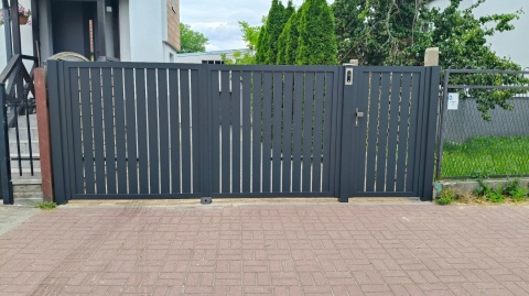 Brama dwuskrzydłowa - VERTICAL