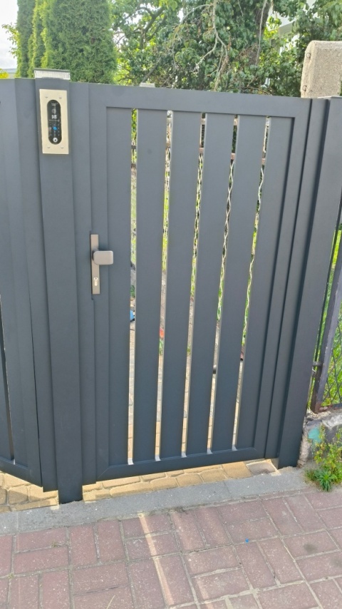 Brama dwuskrzydłowa - VERTICAL