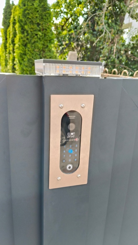 Brama dwuskrzydłowa - VERTICAL